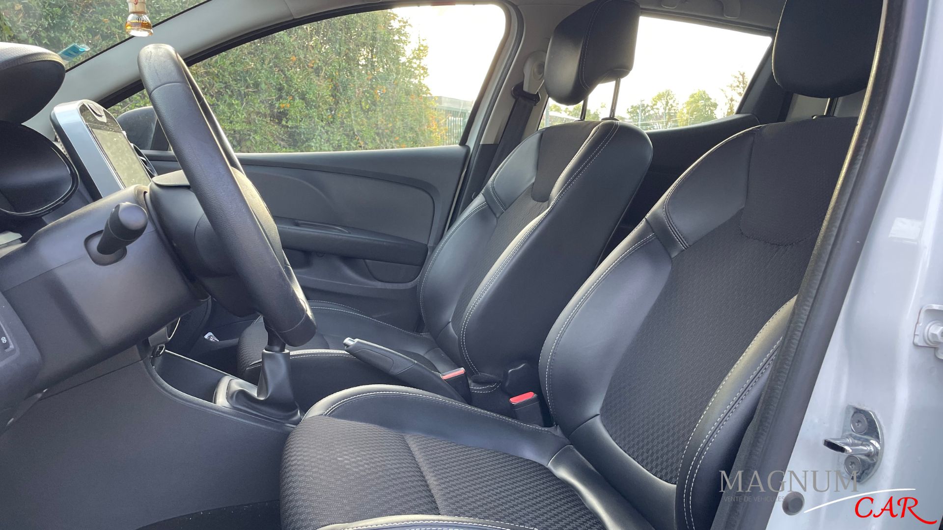 siege avant Clio 4 1.5 dci 75 ch Trend 2017