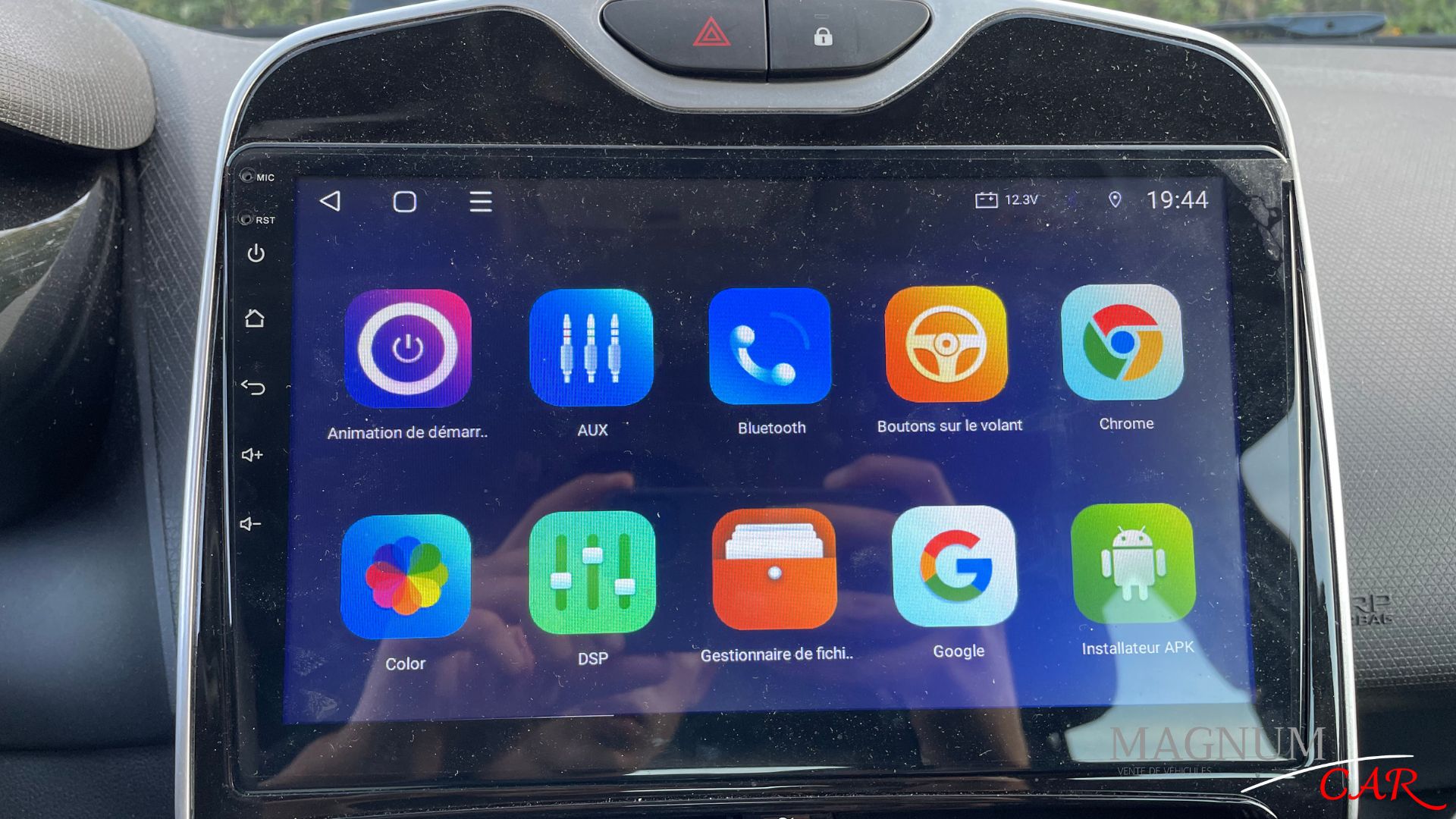 écran centrale Clio 4