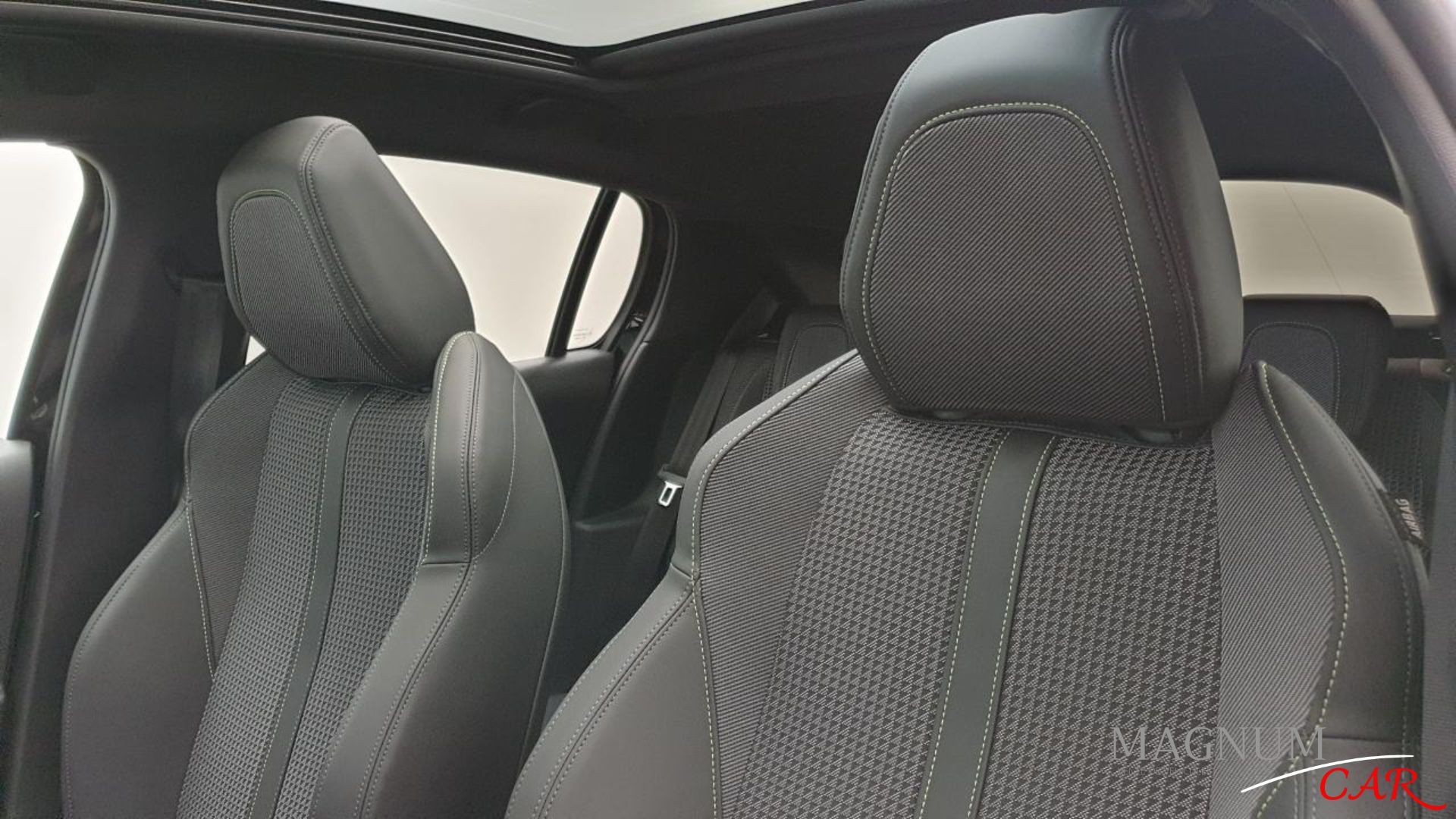 PEUGEOT 208 Sellerie avant Tissu surpiqûres Vert Adamite