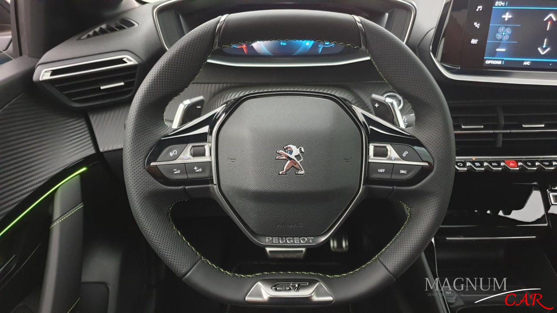 Volant Cuir perforé GT de la Nouvelle PEUGEOT 208