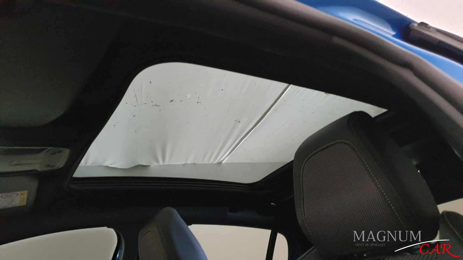 Toit panoramique fixe de la Nouvelle PEUGEOT 208